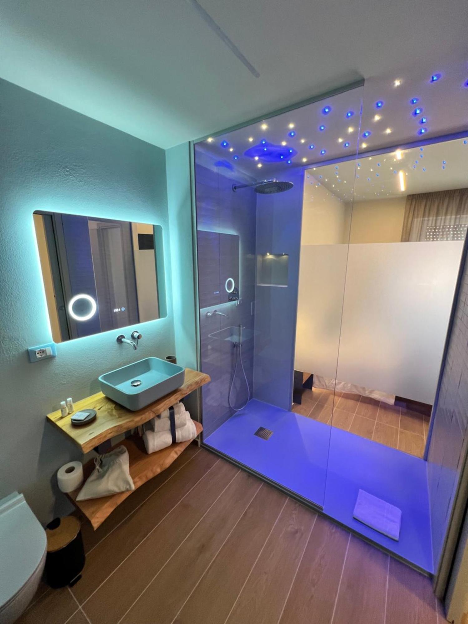 Luci Sul Mare -Boutique Rooms Follonica Esterno foto