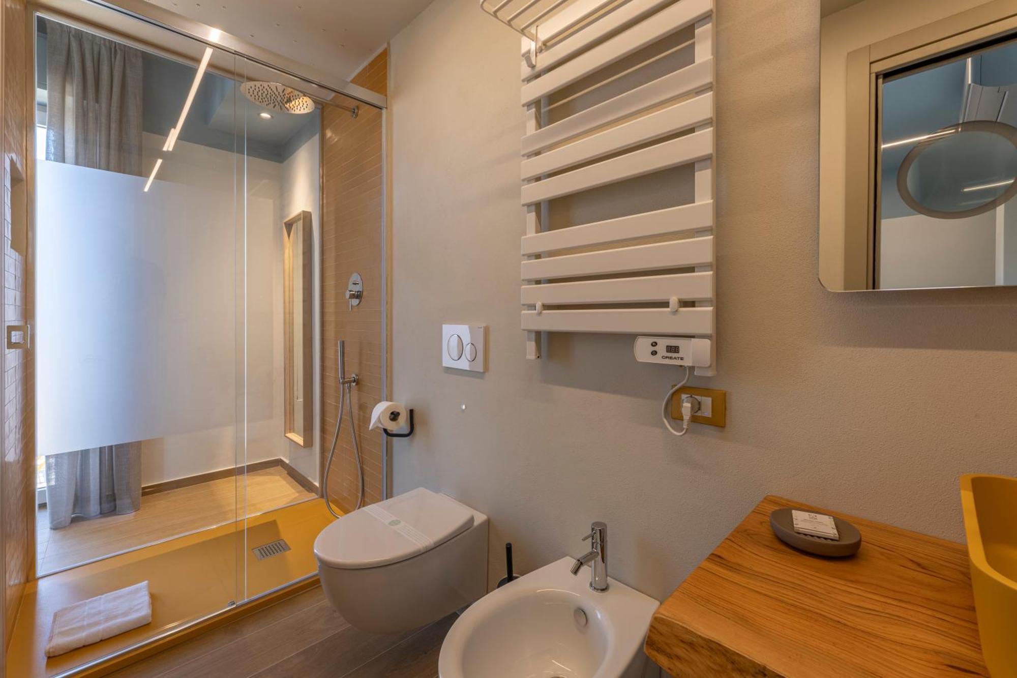 Luci Sul Mare -Boutique Rooms Follonica Esterno foto