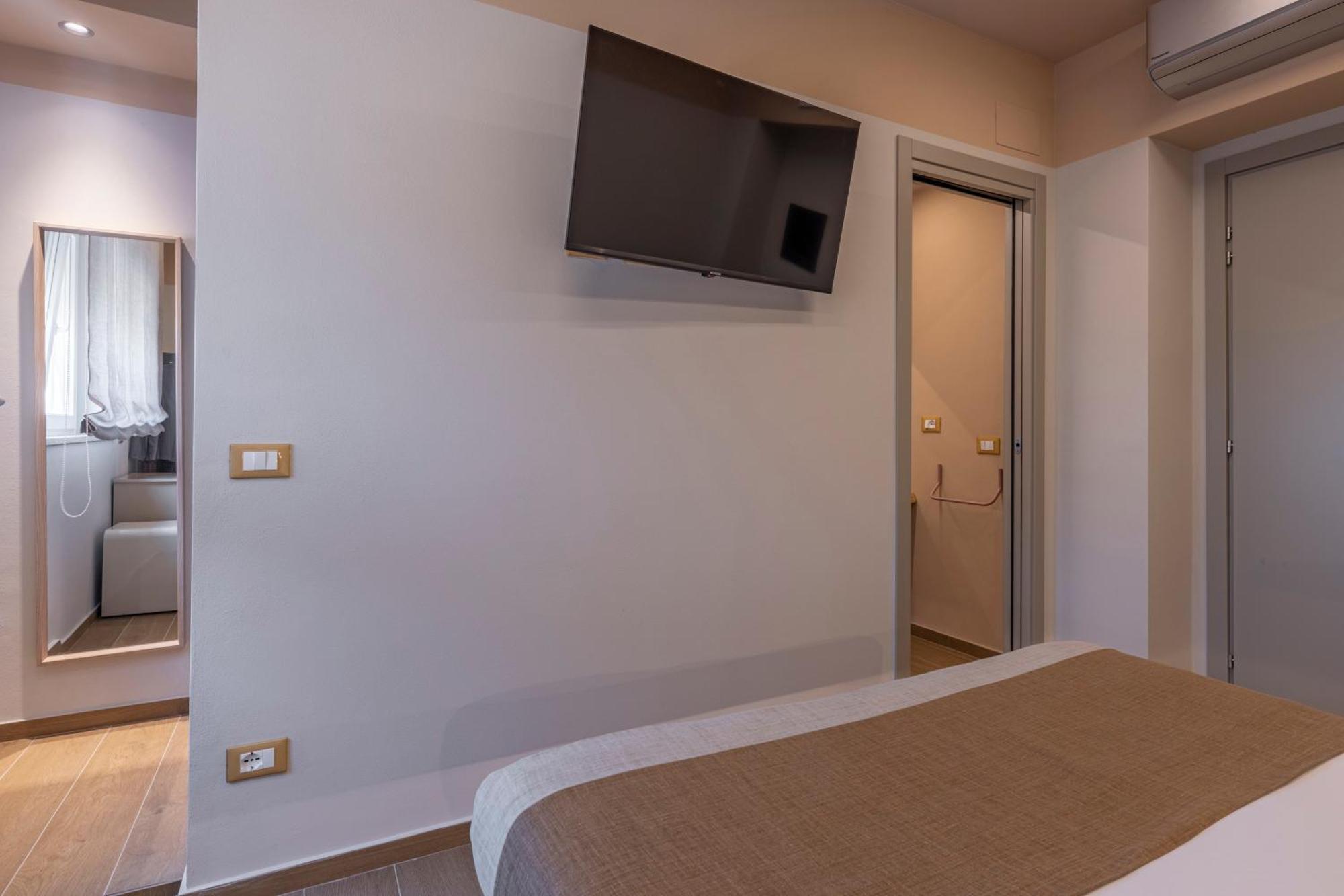 Luci Sul Mare -Boutique Rooms Follonica Esterno foto